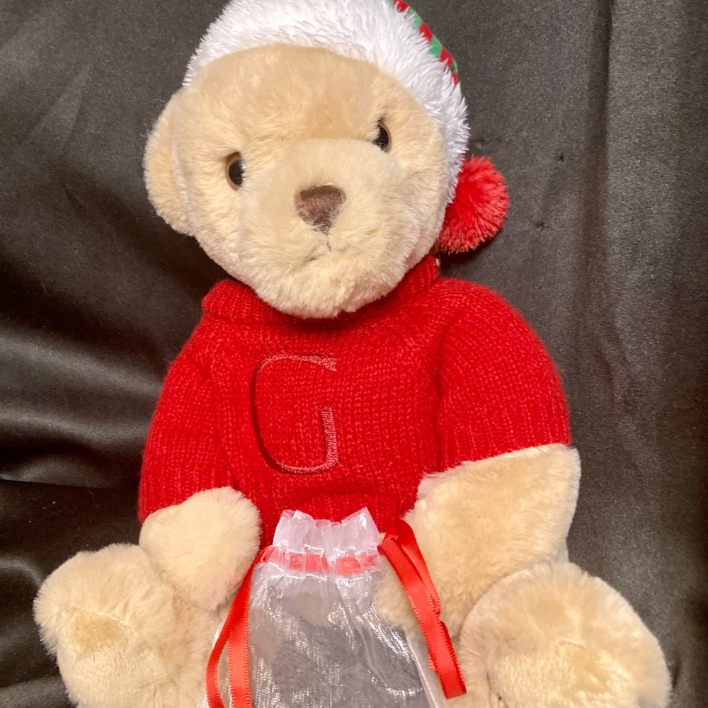 Godiva 2019 Teddy Bear holding a Gift Bag